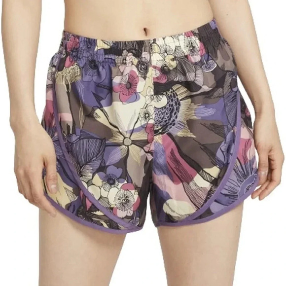 Nike Women's Femme Tempo Shorts size xs - Picture 1 of 7